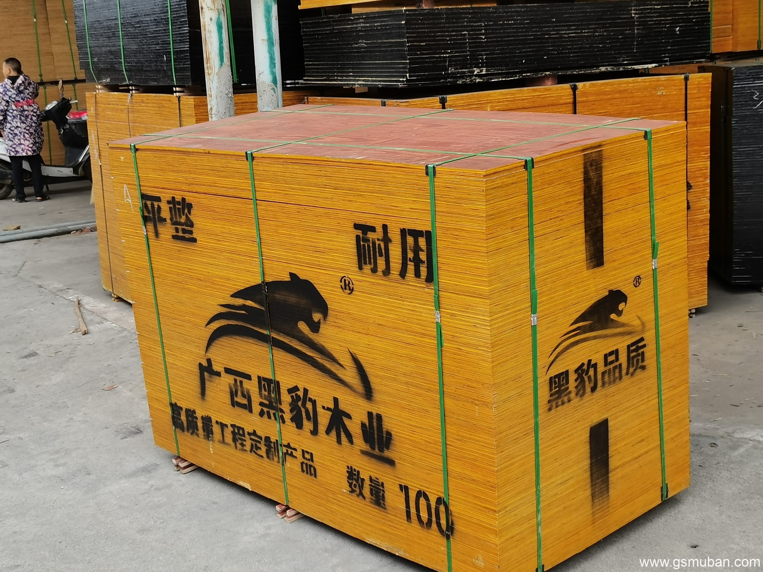 如何正確選擇使用建筑模板，廣西桉木建筑模板深受工地喜愛