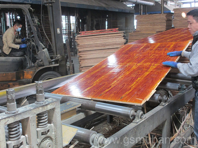 工程膠合板價(jià)格多少一張?減少 50%左右費(fèi)用 工程膠合板價(jià)格多少一張?減少 50%左右費(fèi)用